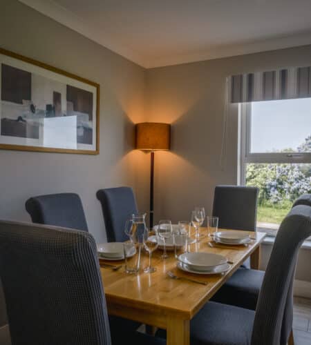 Self catering house dining area